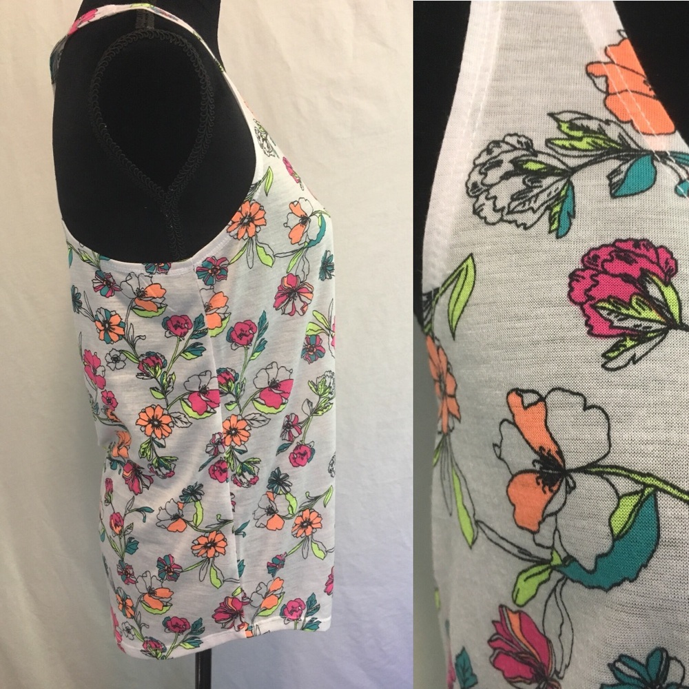 🛑SOLD🛑Arizona jean Womens floral tank - Picture 2 of 8